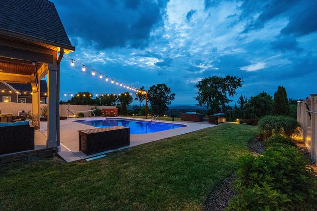 76 Tuscany Village Drive, Ringgold, GA 30736