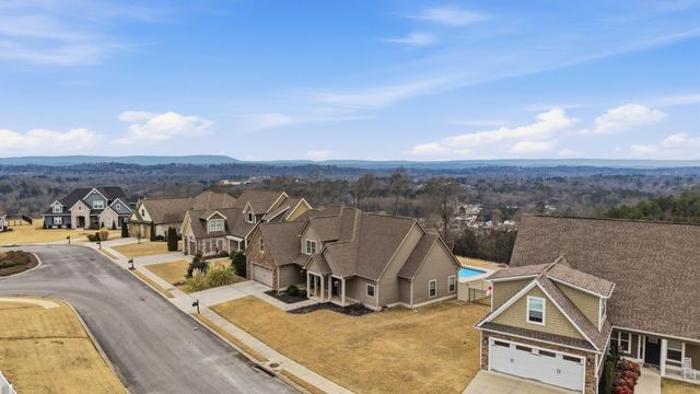 76 Tuscany Village Drive, Ringgold, GA 30736