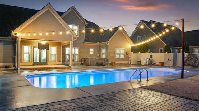 76 Tuscany Village Drive, Ringgold, GA 30736