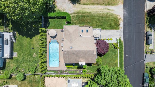 58 Cliff Drive, Sag Harbor, NY 11963