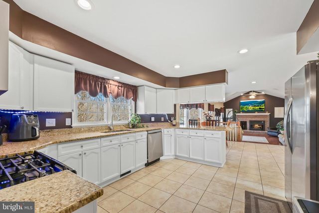 1 BARLOW HOUSE CT, Stafford, VA 22554