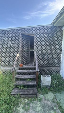 422 READING STREET NW, Port Charlotte, FL 33952