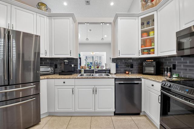 6210 Heliconia Road, Delray Beach, FL 33484