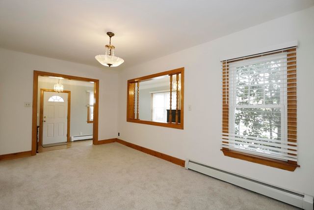 79 Woodlawn St, Fall River, MA 02720