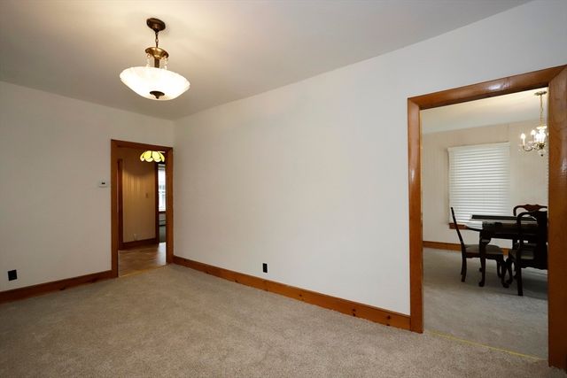 79 Woodlawn St, Fall River, MA 02720