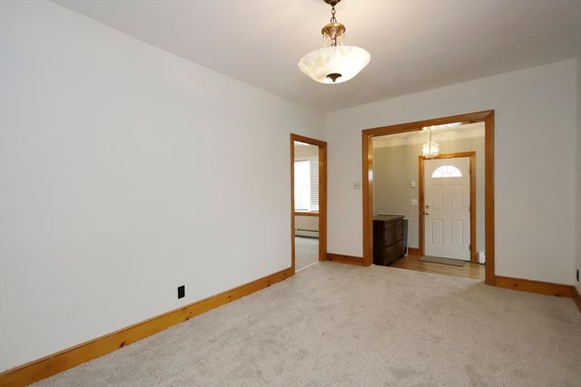 79 Woodlawn St, Fall River, MA 02720