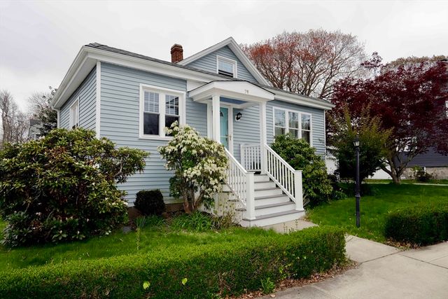 79 Woodlawn St, Fall River, MA 02720