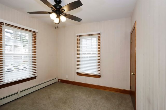 79 Woodlawn St, Fall River, MA 02720