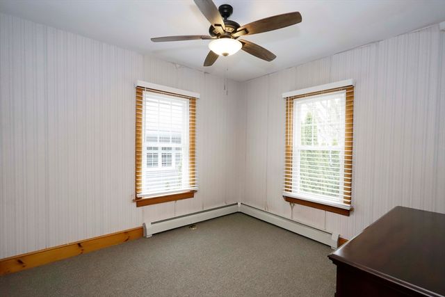 79 Woodlawn St, Fall River, MA 02720