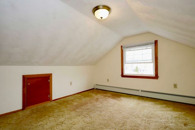 79 Woodlawn St, Fall River, MA 02720