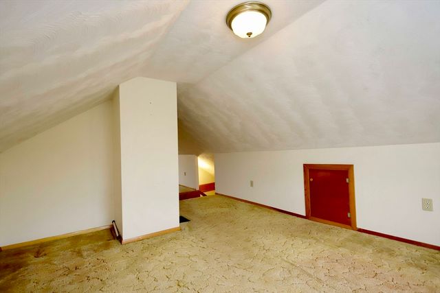 79 Woodlawn St, Fall River, MA 02720