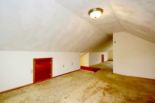 79 Woodlawn St, Fall River, MA 02720