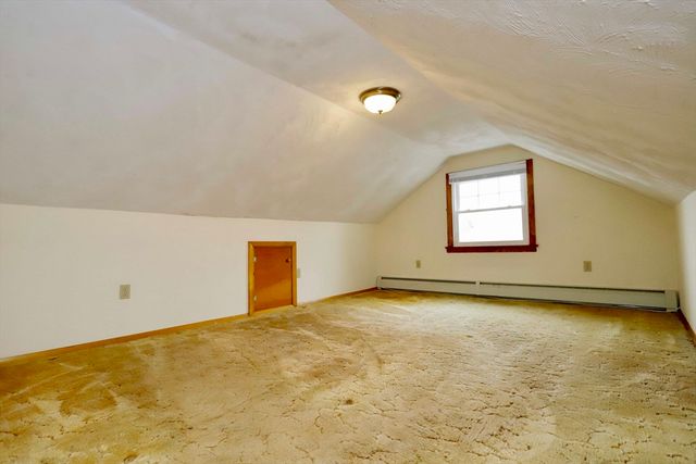 79 Woodlawn St, Fall River, MA 02720