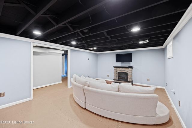 1609 Trevilian Way, Louisville, KY 40205