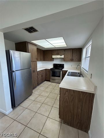 3805 SE 11th AVE 1, Cape Coral, FL 33904