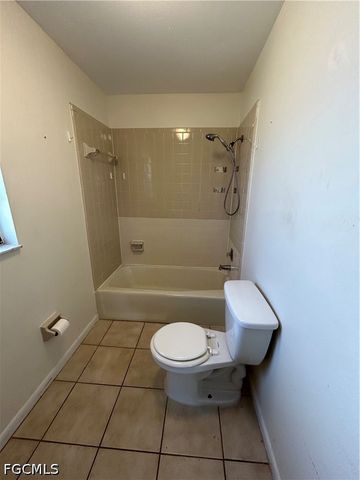 3805 SE 11th AVE 1, Cape Coral, FL 33904