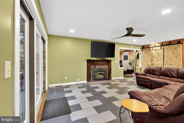 114 W CARDIFF CT W, Newark, DE 19711