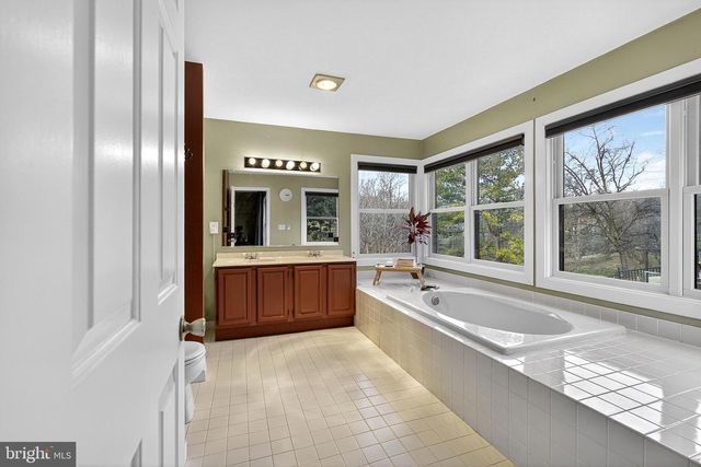 114 W CARDIFF CT W, Newark, DE 19711