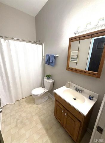 725 Lee, Belleville, IL 62221
