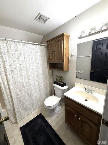 725 Lee, Belleville, IL 62221