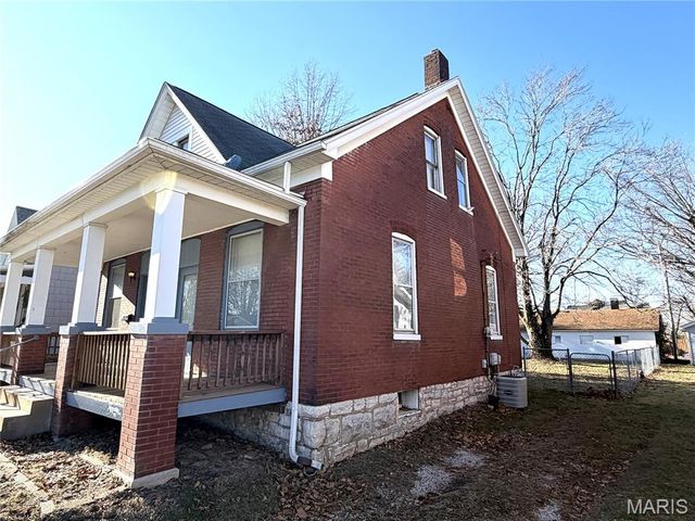 725 Lee, Belleville, IL 62221