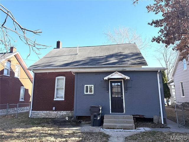 725 Lee, Belleville, IL 62221