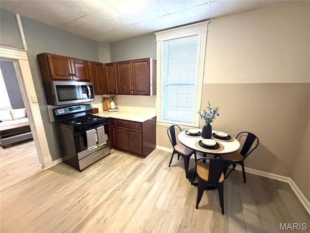 725 Lee, Belleville, IL 62221
