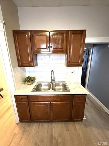 725 Lee, Belleville, IL 62221