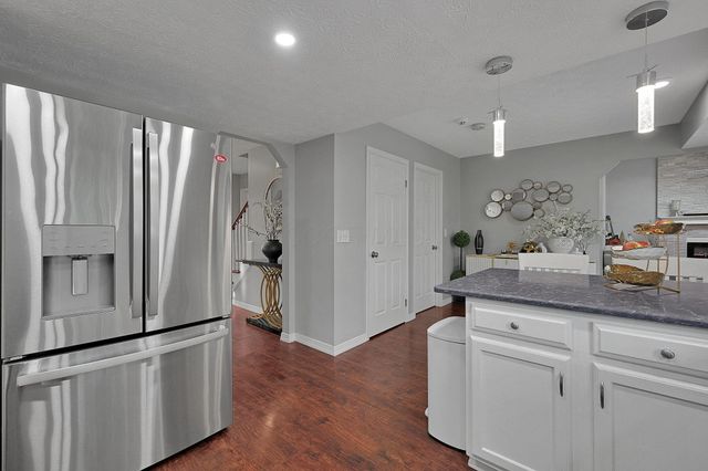10131 Hounsdale Drive, Pickerington, OH 43147