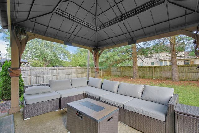 10131 Hounsdale Drive, Pickerington, OH 43147