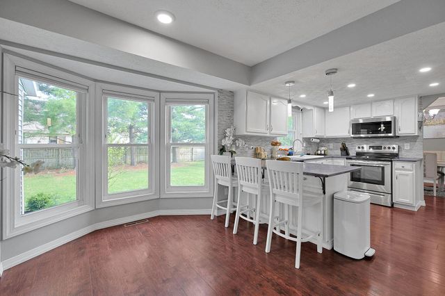 10131 Hounsdale Drive, Pickerington, OH 43147