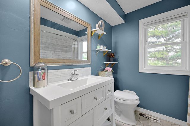 10131 Hounsdale Drive, Pickerington, OH 43147