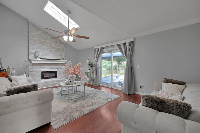 10131 Hounsdale Drive, Pickerington, OH 43147