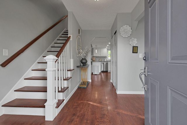 10131 Hounsdale Drive, Pickerington, OH 43147