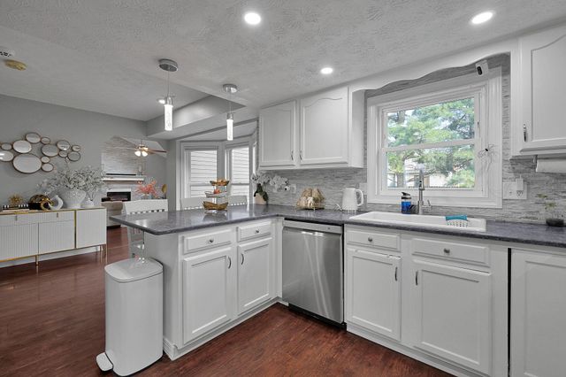 10131 Hounsdale Drive, Pickerington, OH 43147