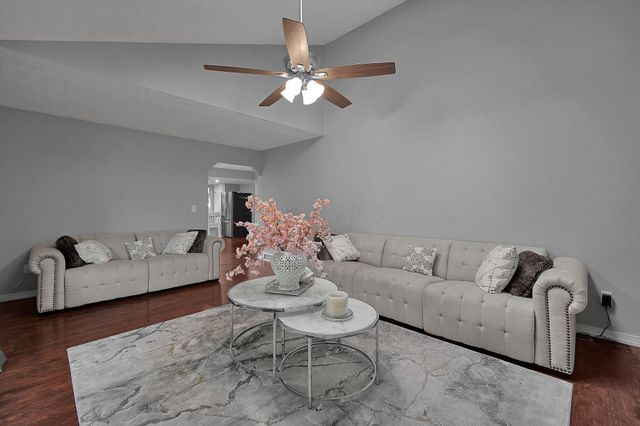 10131 Hounsdale Drive, Pickerington, OH 43147