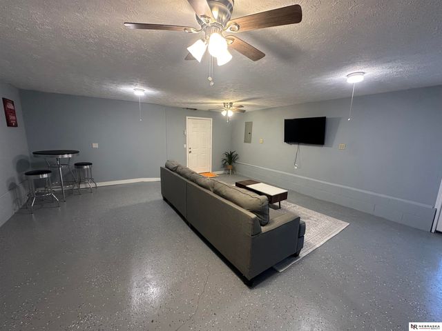 212 W Meigs Street, Valley, NE 68064