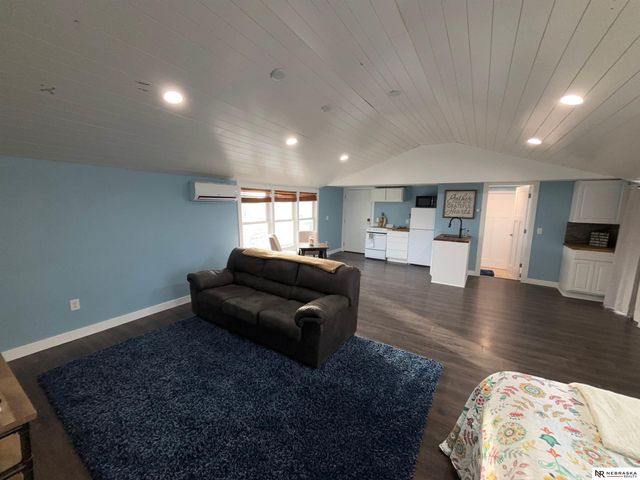 212 W Meigs Street, Valley, NE 68064