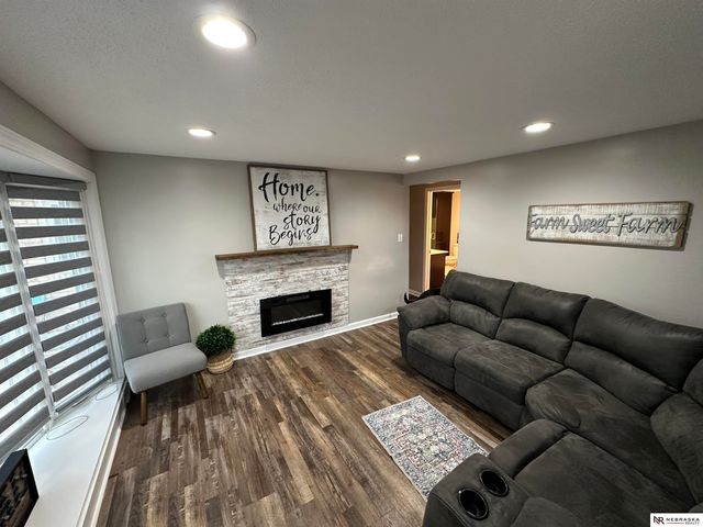 212 W Meigs Street, Valley, NE 68064