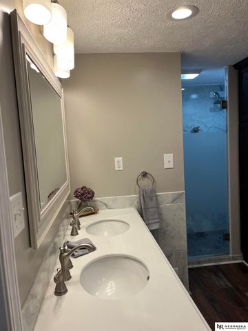 212 W Meigs Street, Valley, NE 68064