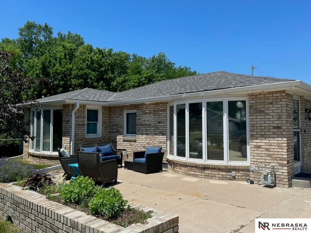 212 W Meigs Street, Valley, NE 68064