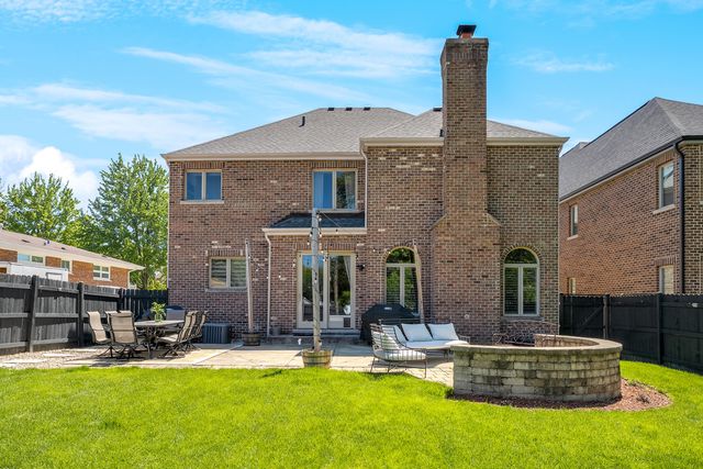 643 W Crockett Avenue, Elmhurst, IL 60126