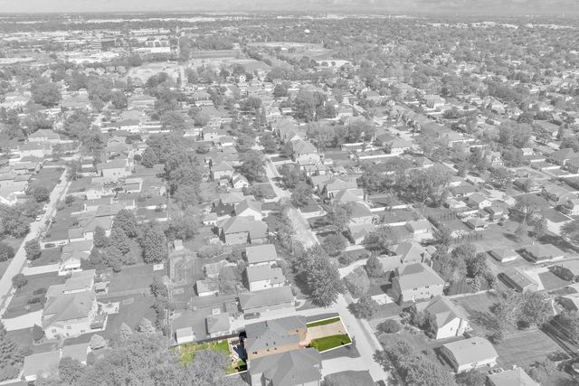 643 W Crockett Avenue, Elmhurst, IL 60126