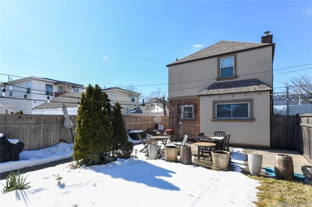 131-07 Van Wyck Expressway, Jamaica, NY 11436