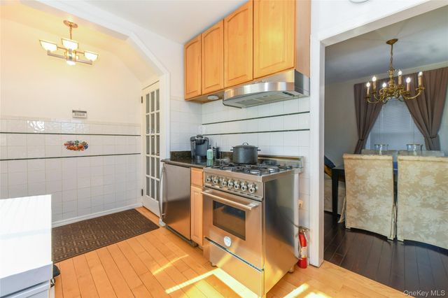 131-07 Van Wyck Expressway, Jamaica, NY 11436