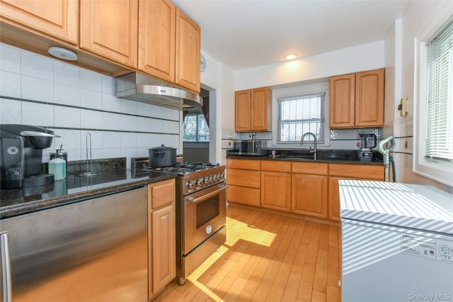 131-07 Van Wyck Expressway, Jamaica, NY 11436