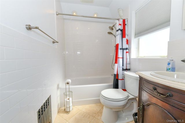 131-07 Van Wyck Expressway, Jamaica, NY 11436