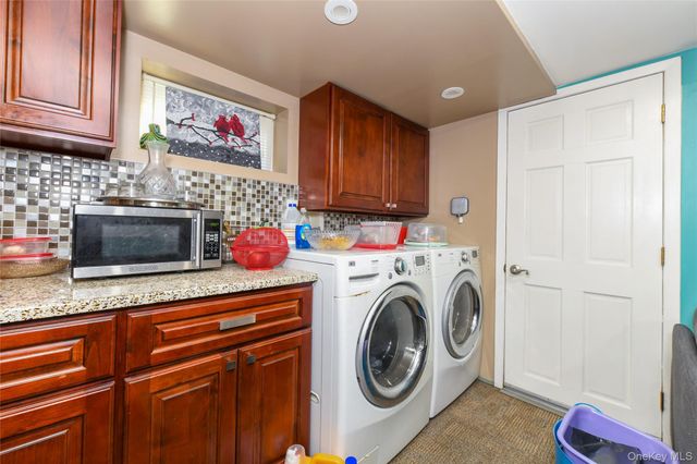 131-07 Van Wyck Expressway, Jamaica, NY 11436