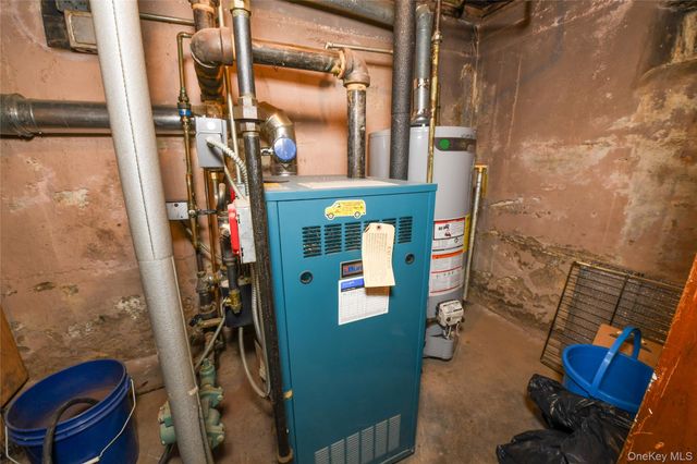 131-07 Van Wyck Expressway, Jamaica, NY 11436