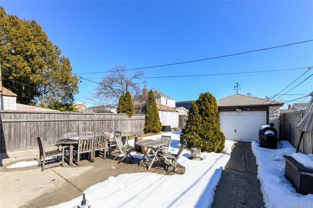 131-07 Van Wyck Expressway, Jamaica, NY 11436